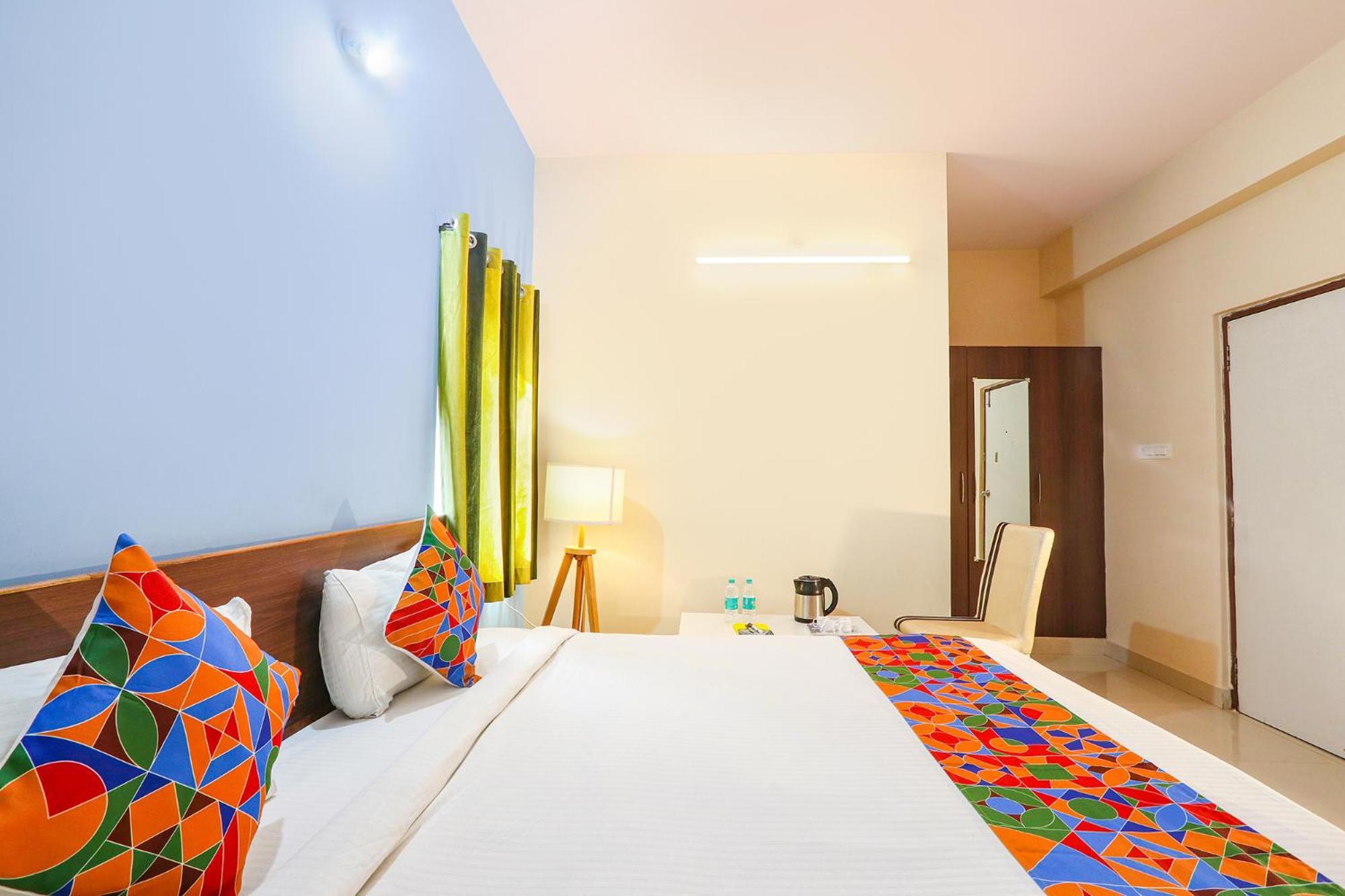 แฟ็บโฮเต็ล ไพรม์ 2 Hotel ไฮเดอราบัด ภายนอก รูปภาพ